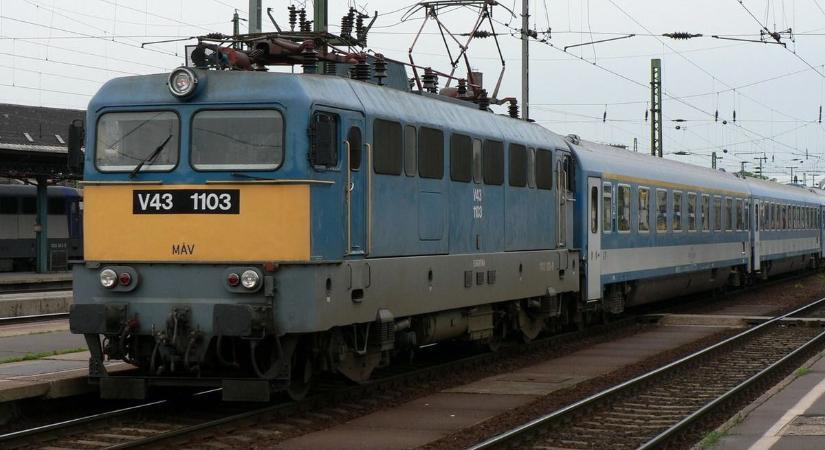 Figyelem! Néhány vonat helyett buszok járnak Szabolcsban