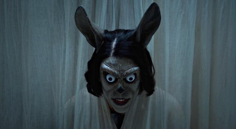 [EXKLUZÍV] Nézzétek meg nálunk először a Hokum magyar szinkronos előzetesét, amelyben egy boszorkány terrorizálja a Különválás sztárját!