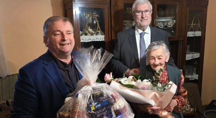 100 éves lett a hajdú-bihari Lévai Lajosné - Vitányi István is felköszöntötte