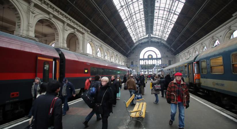 Lázár János extra juttatást biztosít a MÁV fegyveres biztonsági dolgozóinak