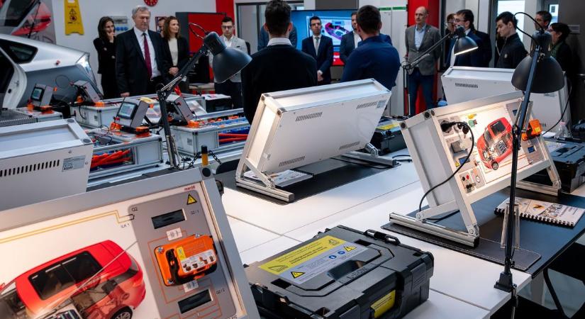 Fenntarthatósági és energetikai kutatásokat támogató oktatóközpontot létesített zalaegerszegi campusán a Széchenyi Egyetem