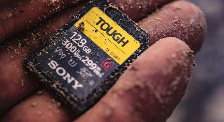 Az AI már a memóriakártyákat is bedarálja, lépnie kellett a Sonynak