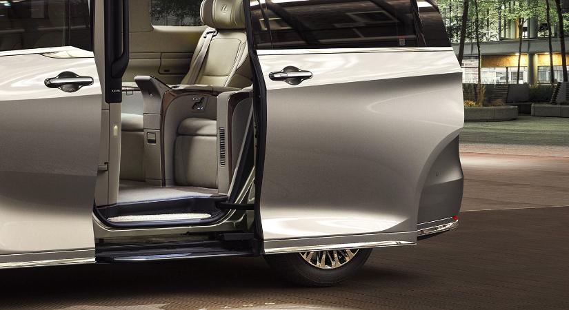 Szintet lépett a Lexus luxusbusza