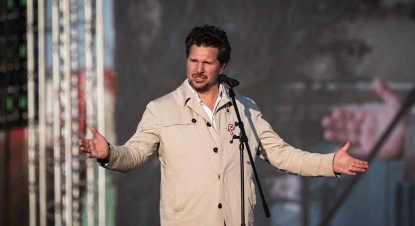 „Anyádnak el fogom vágni a torkát” – üzenték meg Nagy Ervin egyik aktivitája lányának