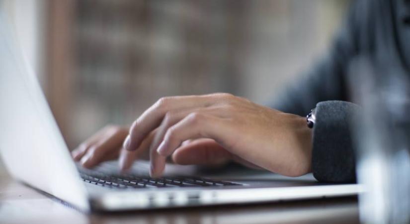 Sokkoló dolgot próbált meg eladni az interneten a magyar férfi: azonnal vádat emeltek ellene