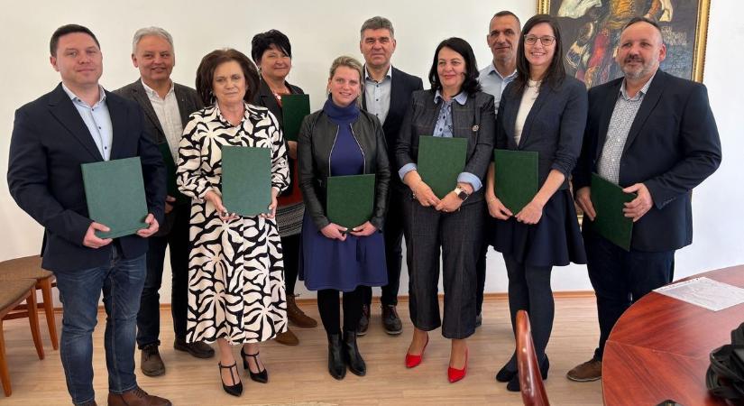 Több település nyert egyszerre: 80 millió forint érkezett a Székesfehérvári járásba