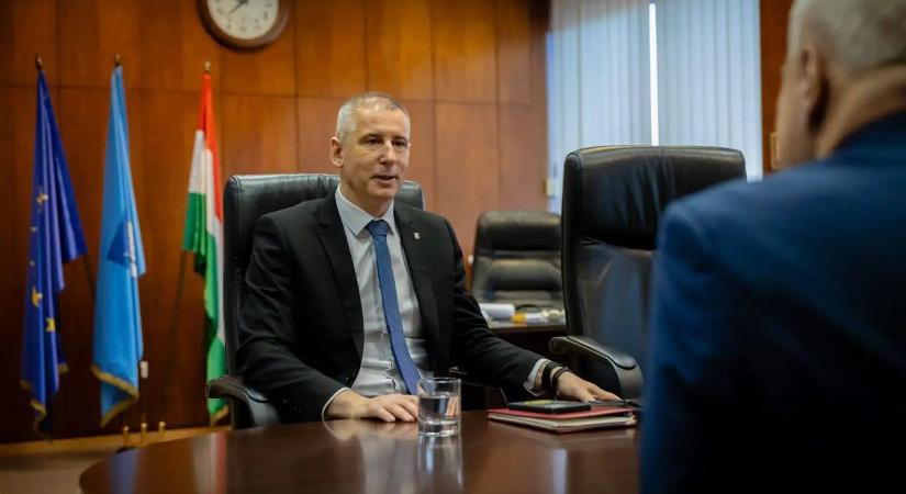 Orbán Viktor Szombathelyre látogat: Pintér Sándortól kért védelmet a polgármester