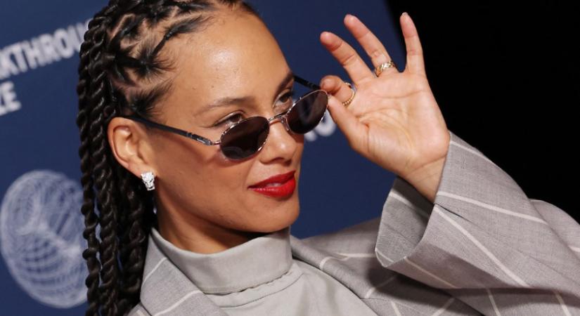 Alacsony bútorok, földközeli tér – Alicia Keys nappalija ezért ennyire emberközeli és hívogató