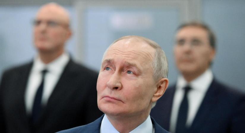 Vlagyimir Putyin gondban, Oroszország úszik az adósságban