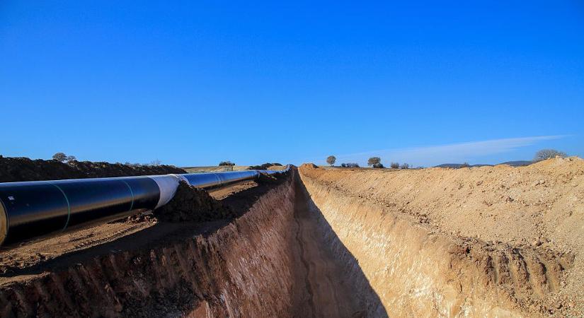 Kicselezik Orbán gázstopját: Magyarországot megkerülve érkezhet amerikai gáz Ukrajnába