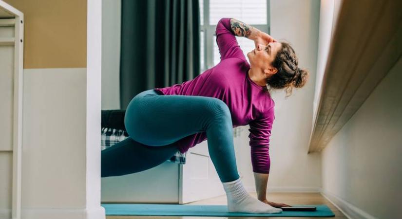 Ingyen segít eltüntetni a narancsbőrt: naponta 15 perc torna a feszesebb combokért