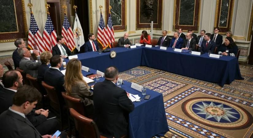 Vance ukrán választási beavatkozás ügyben indított vizsgálatot