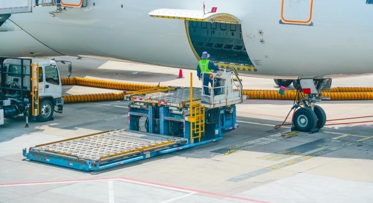 Új teherszállító forgathatja fel a logisztikát