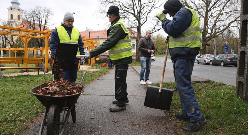 Folytatódik Miskolcon a tavaszi nagytakarítás - fotók, videó