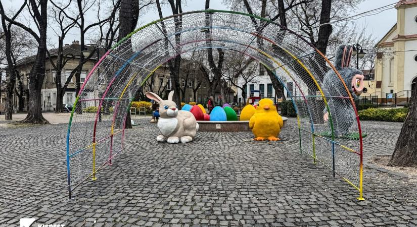 A gigantikus nyuszi maradhat, de a Labubut elsöpörte a népharag Kispestről