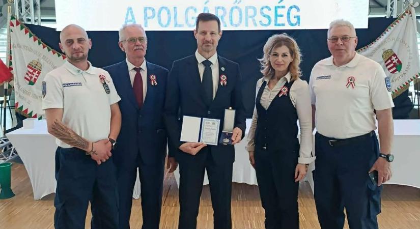 Elismerő címekkel gazdagodtak Bács-Kiskun polgárőrei a jubileumi ünnepségen  fotó