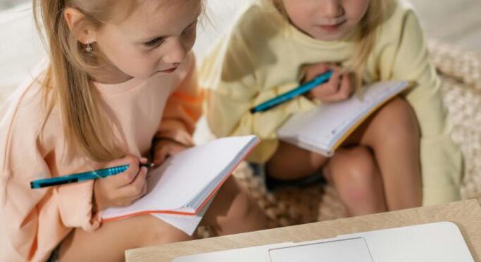 Több a képernyő, mint a játék? Riasztó adatok az óvodásokról