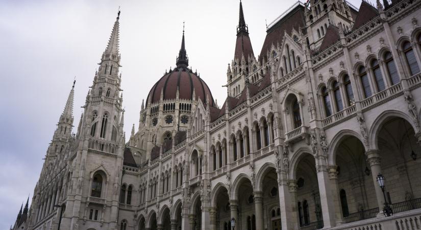 Beüt a háború: újabb év növekedését dobhatja a kukába Magyarország