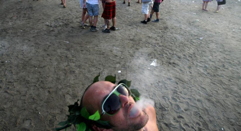 Belefullad Európa a kínai színes-szagos e-cigarettákba