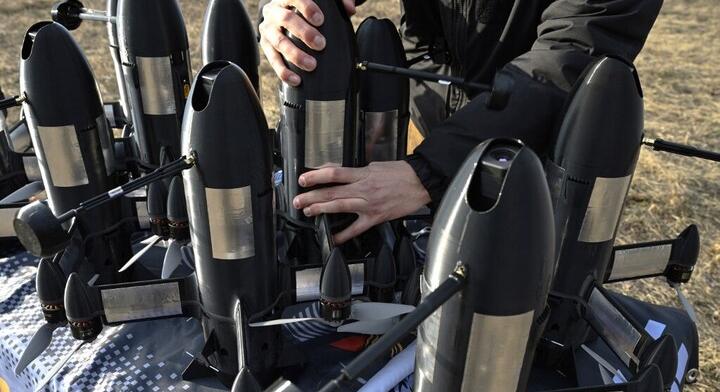 Az ukrán erők egy Luhanszk megyei acélmű támadásáról és orosz csapásokról számoltak be