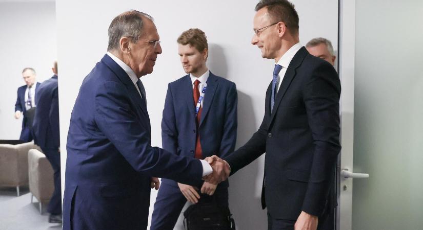 „Mindig állok rendelkezésedre” – Kiszivárogtak az újabb hangfelvételek, így szolgálta a Putyin-rezsim érdekeit Szijjártó Péter