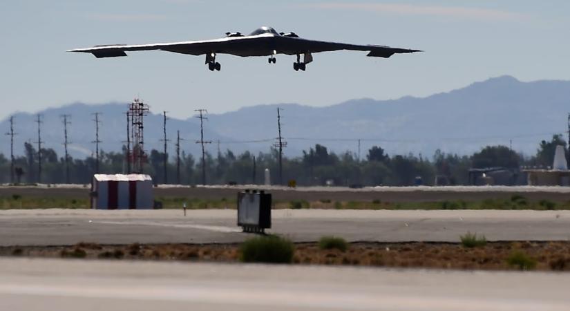 Olaszország nem engedett leszállni Közel-Keletre tartó amerikai bombázókat Szicíliában