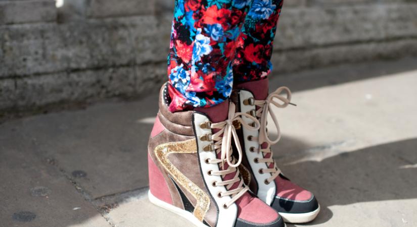 Most beleszerethetsz az egyik legmegosztóbb cipőtrendbe