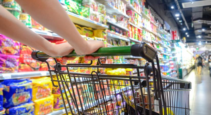 Pánikolnak a gyártók: eltűnhetnek a kedvenc termékek a polcokról?