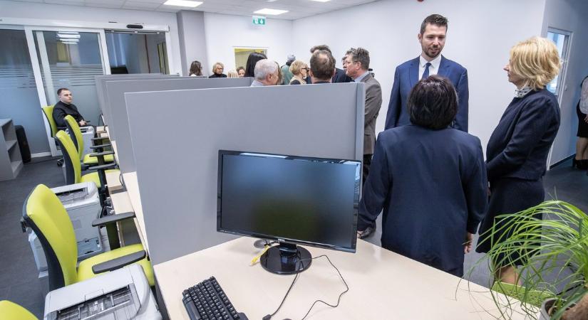 Gyorsabb ügyintézés: új gépjármű ügyintézési pont Székesfehérváron