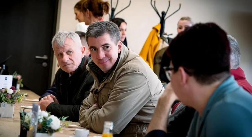 Két és fèlszeresére nőne a rezsi és 1000 forintos üzemanyagár lenne