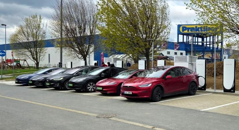 Bekapcsolták a 14. magyar Tesla Superchargert