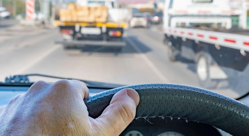 Megnehezíthetik az utazást a kamionok: erre számítson húsvétkor