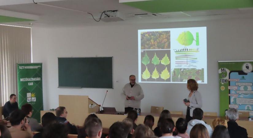 Klímasemlegesség, fenntarthatóság: korunk kihívásait vitatták meg a vásárhelyi agrárkaron