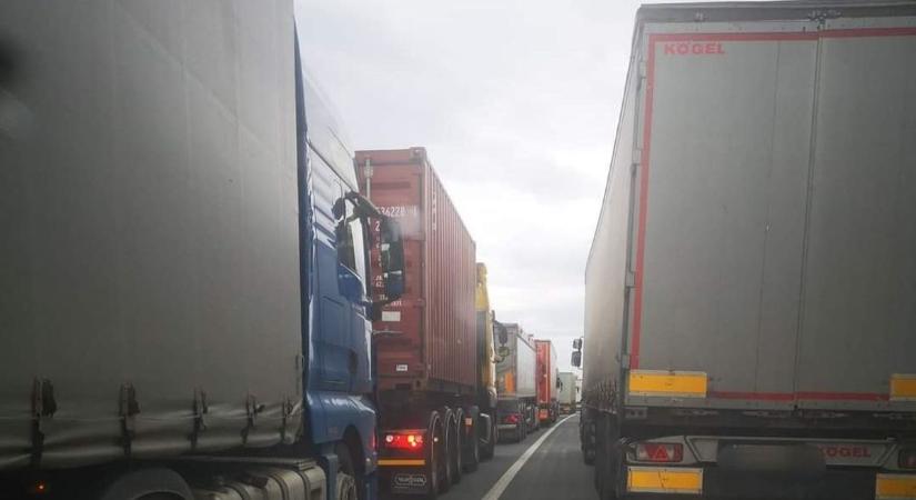 Változik a kamionstop – Szokatlan időpontokban is találkozhatunk teherautókkal az utakon
