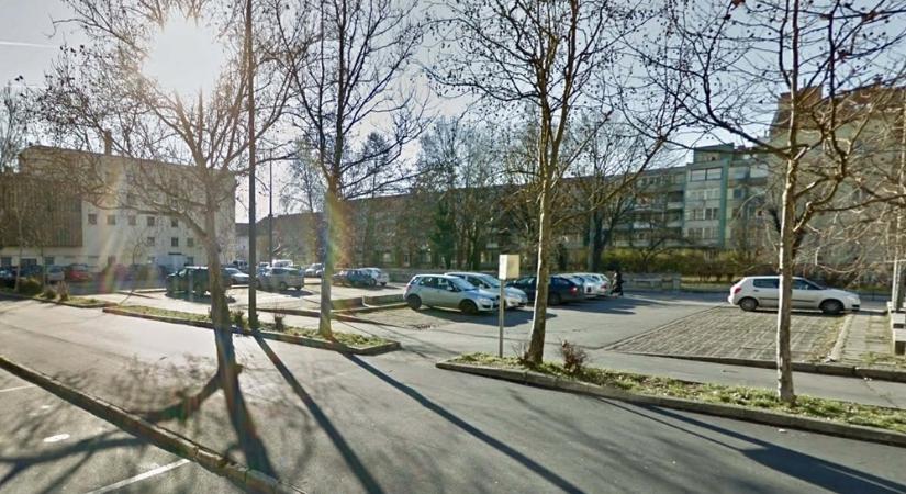 Orbán szombathelyi látogatása miatt már szerda estétől nem lehet használni a Borostyánkő Áruház mögötti parkolót