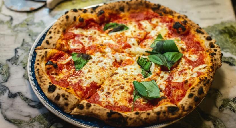 Súlyos ételmérgezést okozhat az asztalon hagyott maradék pizza vagy rizs