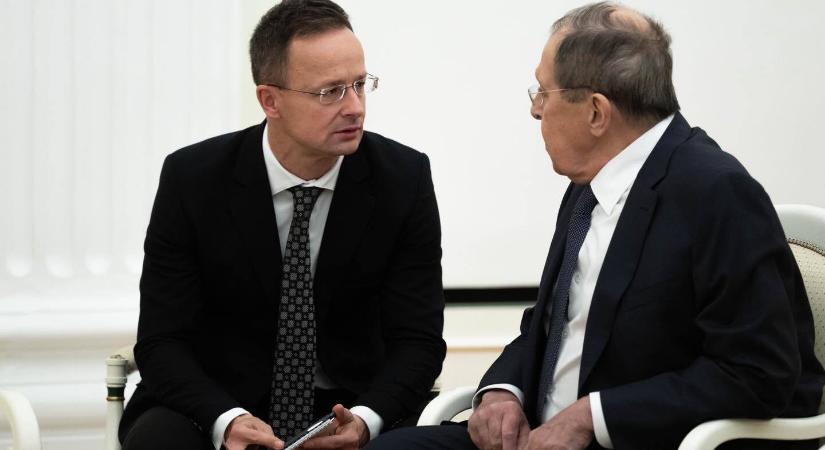 „Biztos vagyok abban, hogy rengeteg ilyen beszélgetést hallgattak le” – mit rontott el Szijjártó, amikor a Lavrov-felvételre reagált?