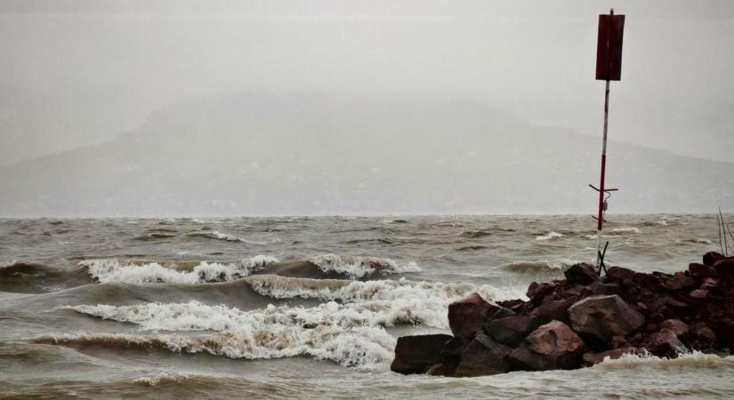 Élesedik a rendszer: ekkortól működnek ismét a tavi viharjelzők