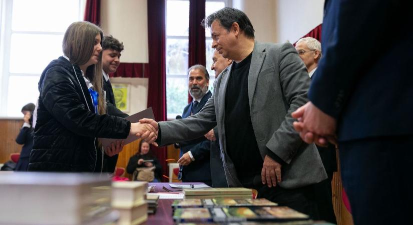 „Rengeteg lexikális tudás kellett” – Bán Mór is megsüvegelte a fiatalokat  fotók