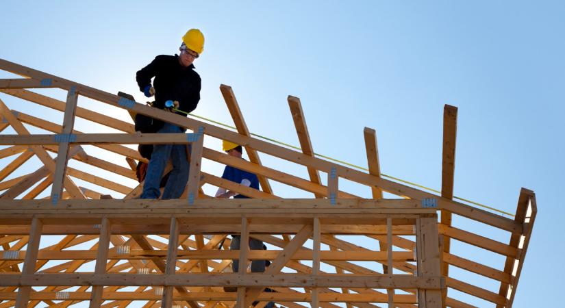 Elképesztő fordulat az építőiparban: egyre többen választják ezt az építési megoldást a hagyományos téglaház helyett