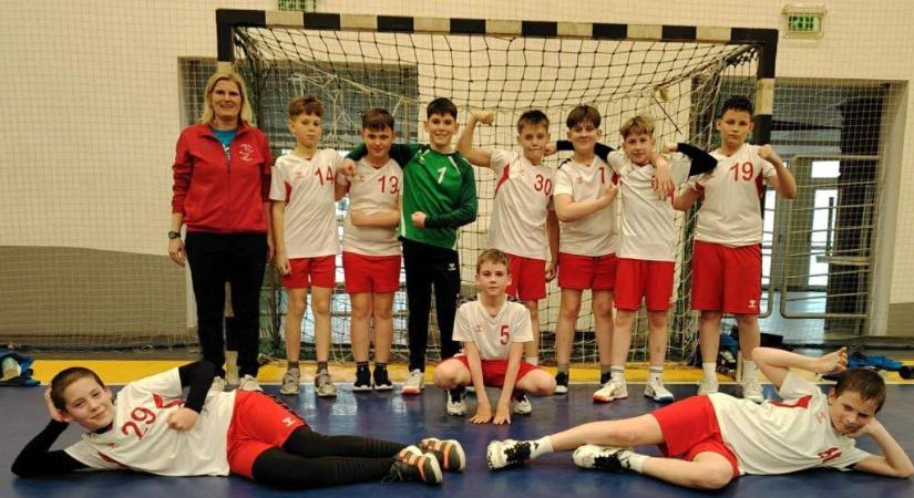 Kézilabda – Fantasztikus győzelem, irány az országos elődöntő!