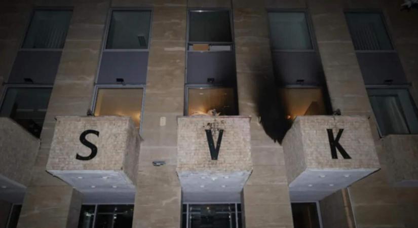 Feladta magát a rendőrségen a prágai Orosz Ház elleni támadás elkövetője