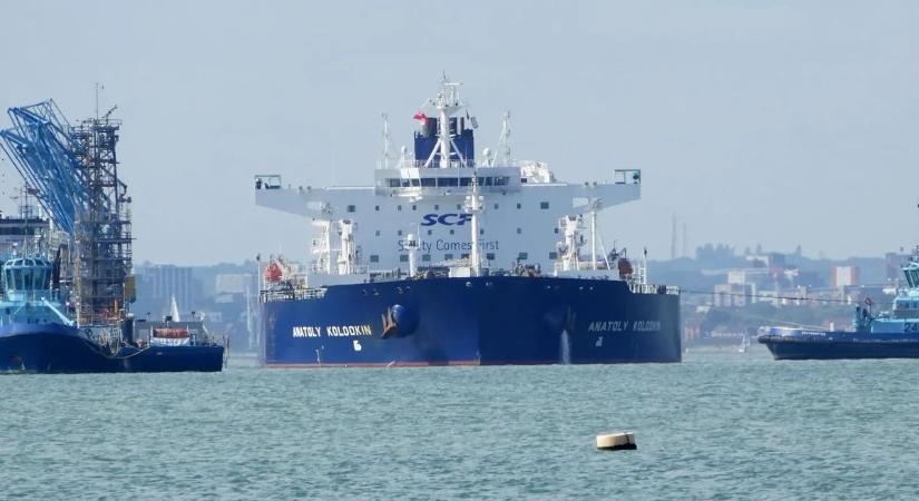 Egy ország várta lélegzet-visszafojtva ezt a magányos tankert – két hónapja alig kaptak olajat