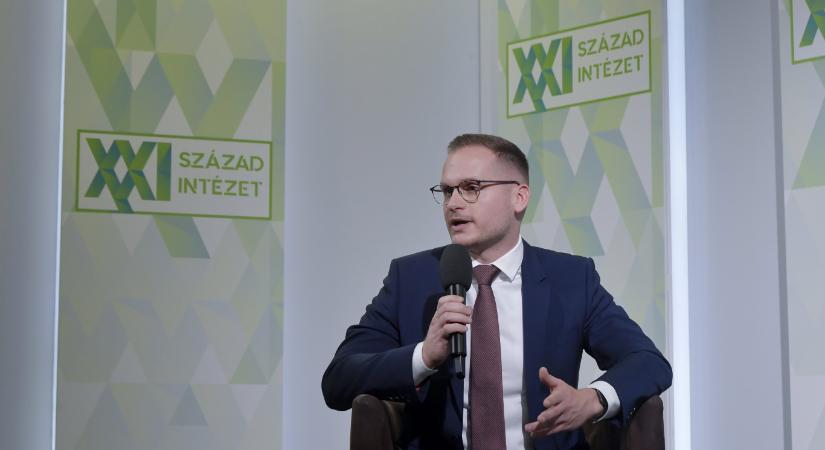 Deák Dániel már komplett Medián-felmérést hazudott be az egyéni választókerületekről, holott a többségüket nem is mérik