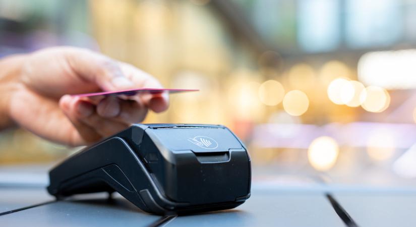 Mi folyik a bankkártyás fizetések körül Magyarországon? Lecsapott a hatóság, minden egy irányba mutat