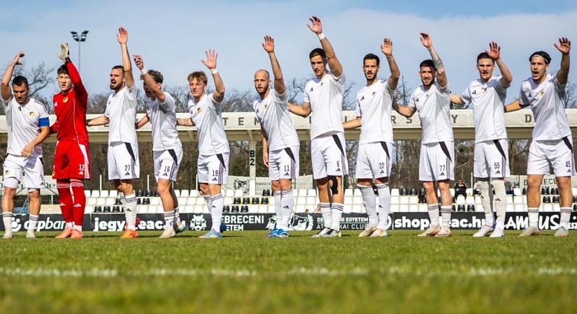 Dupla rangadót rendeznek a Nagyerdőn húsvétvasárnap