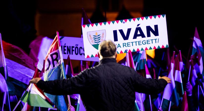 Orbán Viktor ezúttal egy Pest vármegyei kistelpülésen kampányol, ahol nem látott tiszásokat