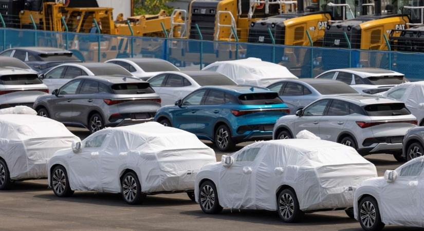 Rengeteg embert tettek lapátra: tömegével rúgta ki dolgozóit a BYD