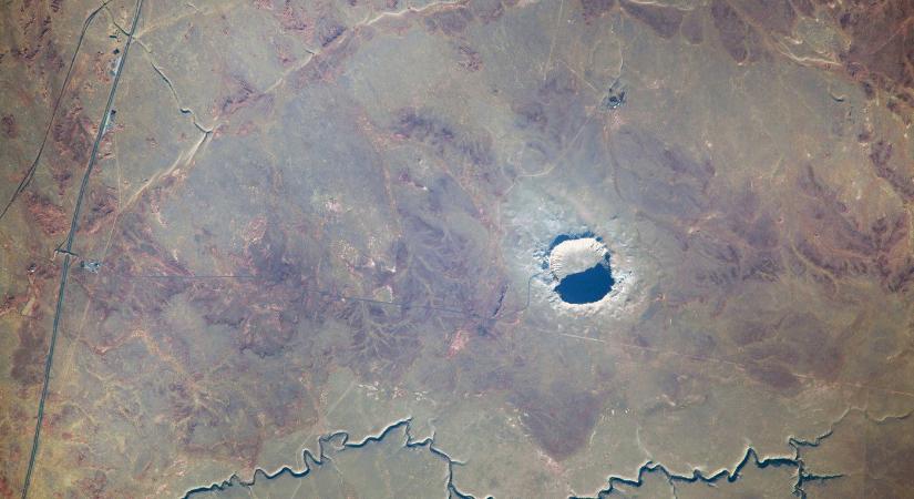 Magyar Péter és Ruszin-Szendi megjelentek a Hajdú-Bihar vármegyei városban, ahol megtalálták a legendás meteoritot