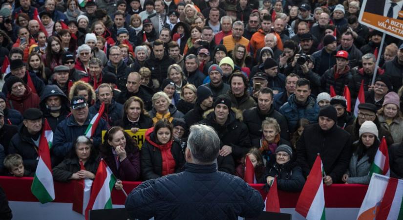Orbán Viktor: Csak úgy akadályozhatjuk meg a magyarok kifosztását, ha nemzeti kormányunk lesz, amely képes nemet mondani Brüsszel, Kijev és multik követeléseire! (videó)
